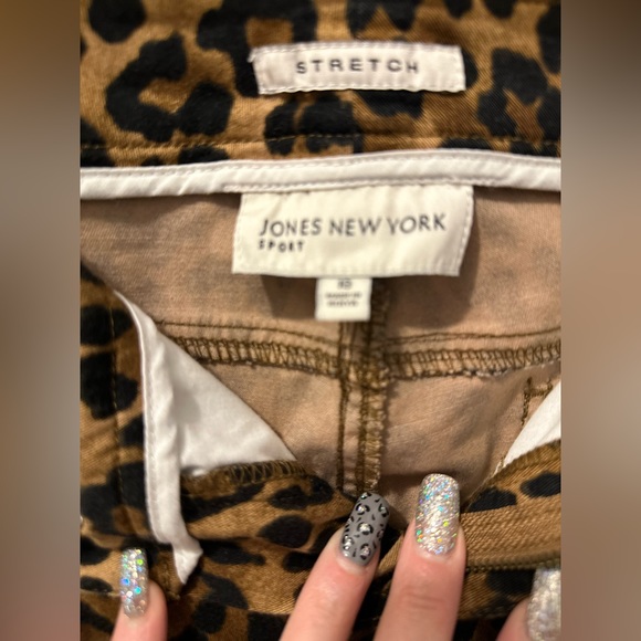Jones New York Jeans Leopard Print stretch pant Size 10, 98% Cotton 2% Elastane - Picture 7 of 9